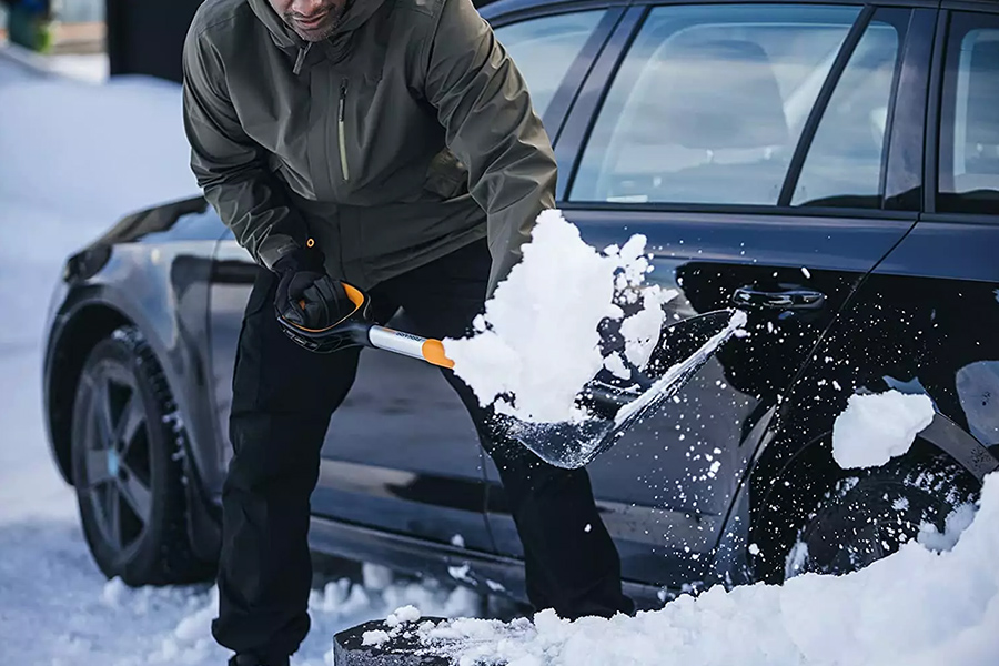 使用我們的冬季裝備留意天氣。